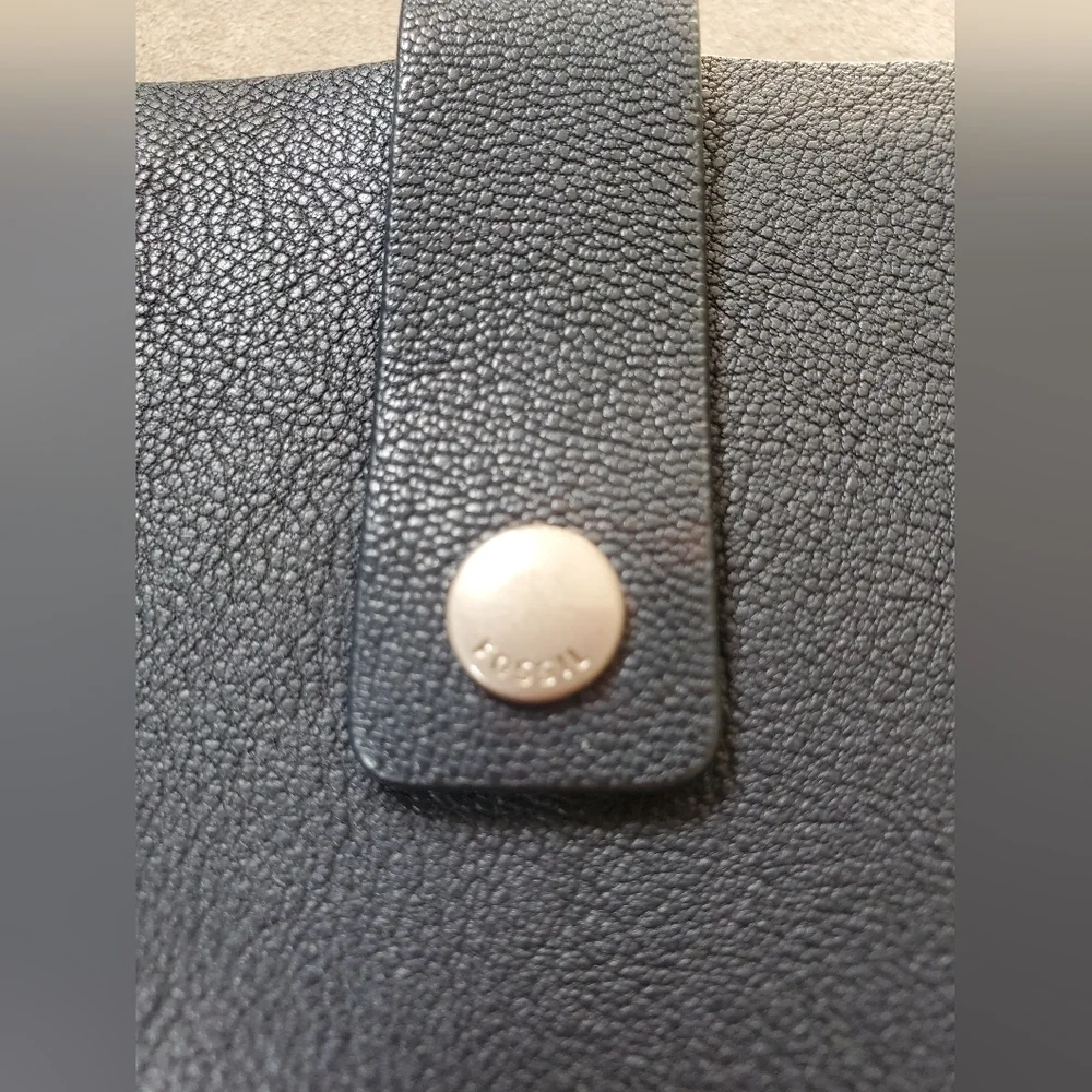 Fossil Vale Medium Leather Tab Wallet Midnight Navy